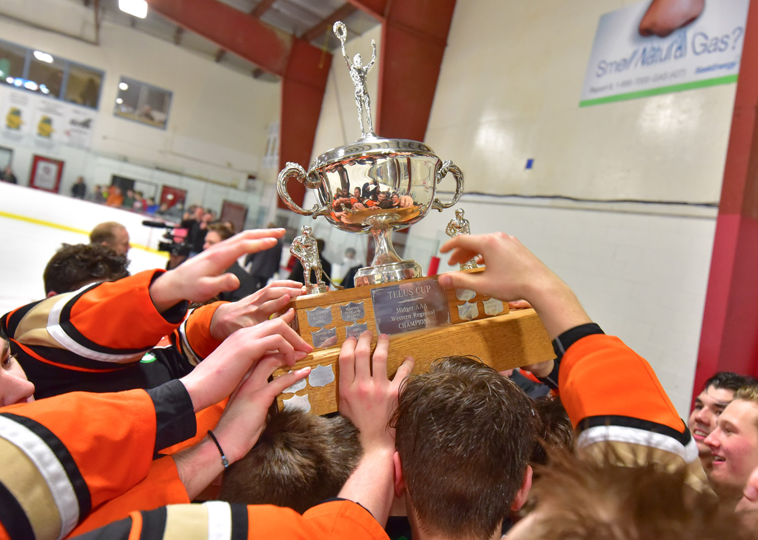 Saskatoon Contacts vs The Winnipeg Wild at the Telus Cup West Regional Tournament Final at Rodd Hamm Memorial Arena Saskatoon, Saskatchewan, Canada, April 03, 2016